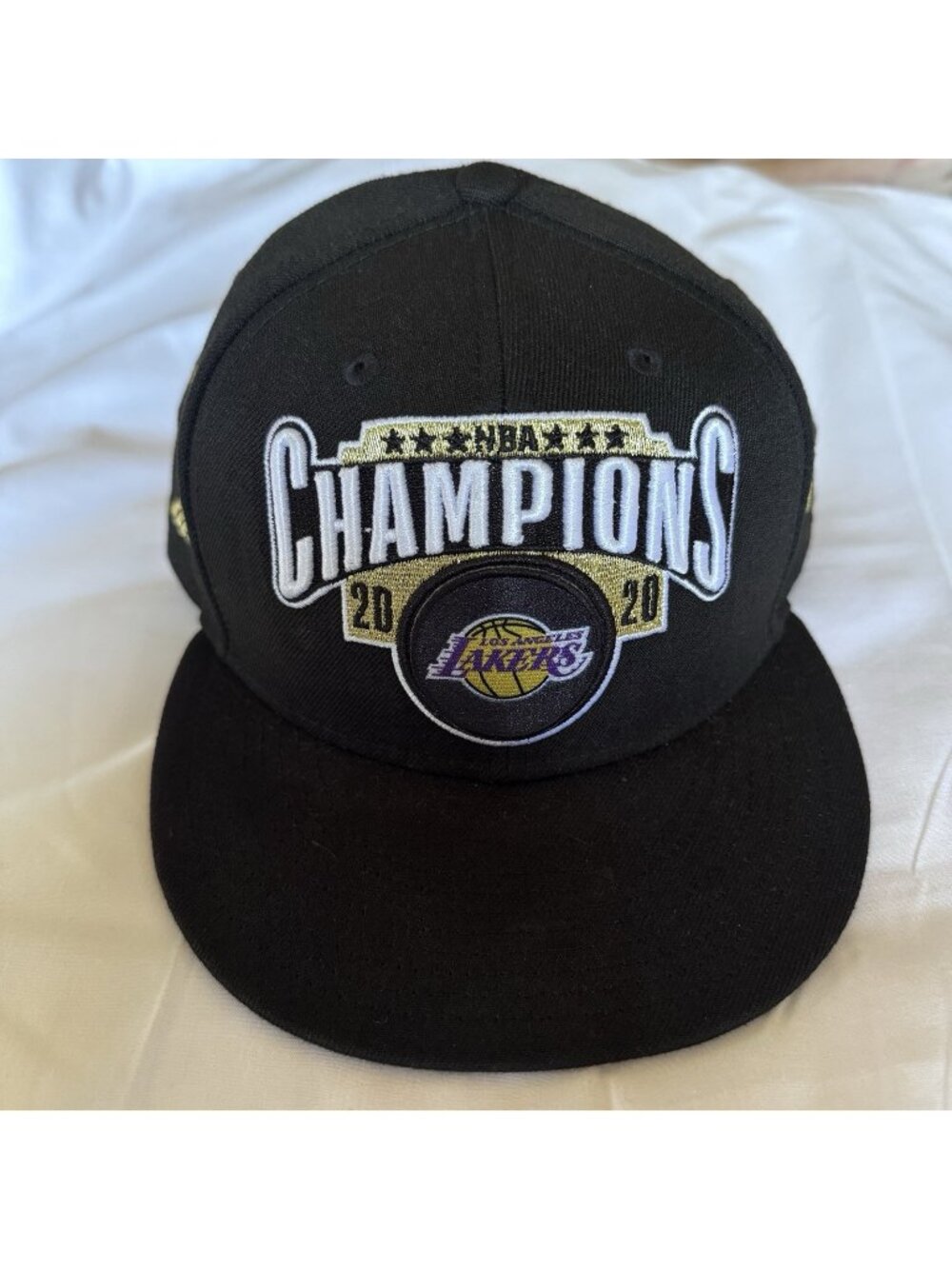 New Era 9FIFTY Los Angeles Lakers 2020 NBA Champions Locker Room Snapback Hat